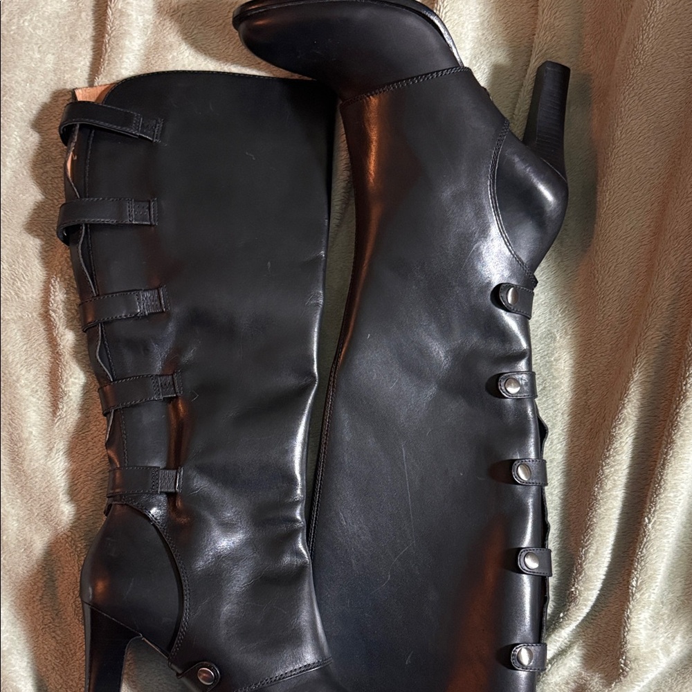 Corso Como: Black Knee-High Convertible Leather Button-Detail Boots